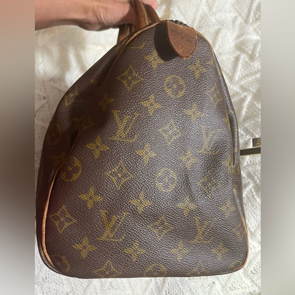 Louis Vuitton Monogram Speedy 35 - Picture 12 of 14